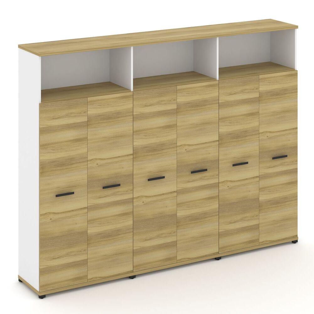 Шкаф три широкие секции, 5 ниш