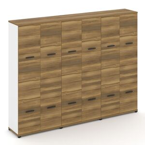 Шкаф три широкие секции, 5 ниш