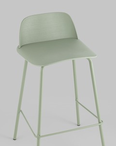 Комплект из четырех стульев полубарных